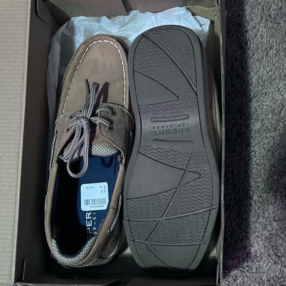 Excellent Used Condition 
Super comfy boys boat shoes! - Picture 3 of 5